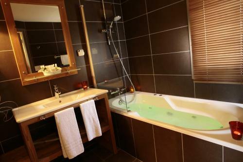 Hotel Logis H�tel Et Spa Les Clarines