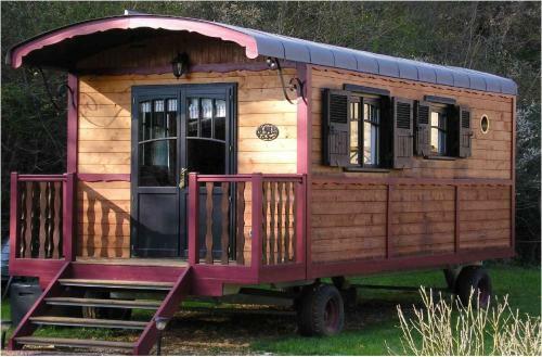 Hostal Les Roulottes De Maufront