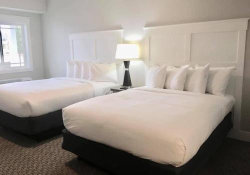 Hotel Empire Lakeshore Inn
