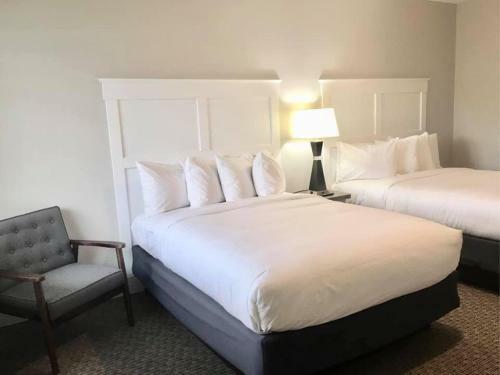 Hotel Empire Lakeshore Inn