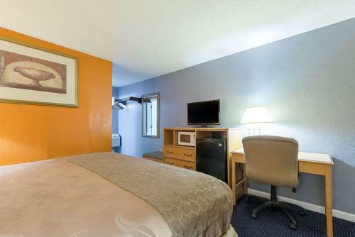 Pinnell Motor Inn Motel
