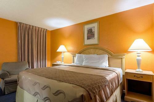 Pinnell Motor Inn Motel