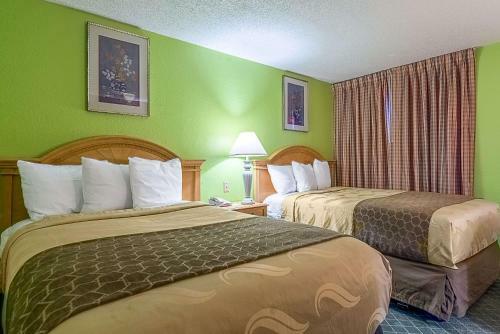 Pinnell Motor Inn Motel