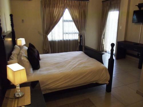 Parys In Town Guest Lodge And Conference Center