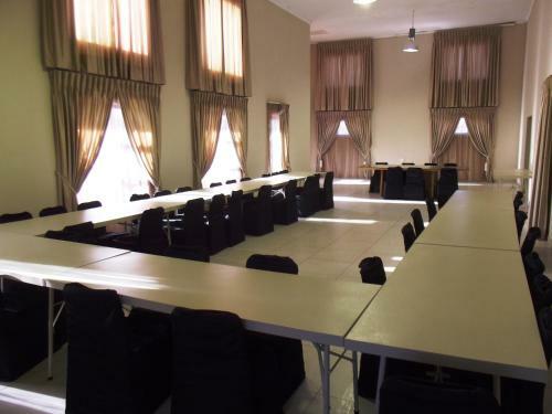 Parys In Town Guest Lodge And Conference Center
