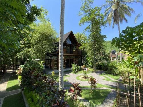 Triangle Wood House By Villa Namu