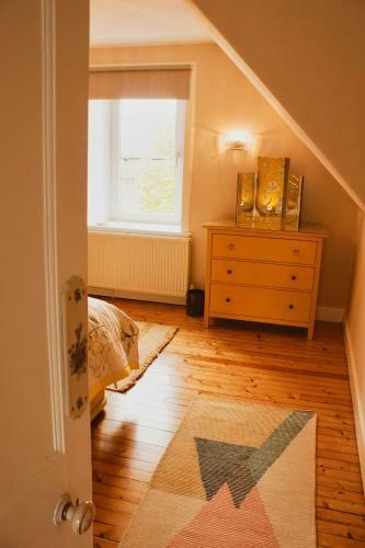 3 Mews Lane