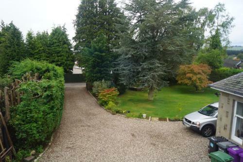 Self-contained Light And Bright Apartment In Kirriemuir