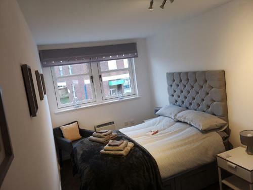 Spacious Modern One Bed Apartment, Town Centre With Parking