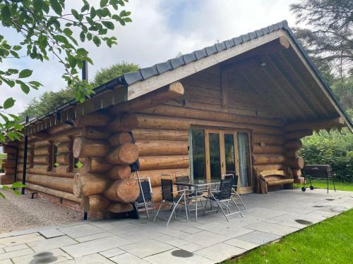 Lodge Ewes Water Log Cabins