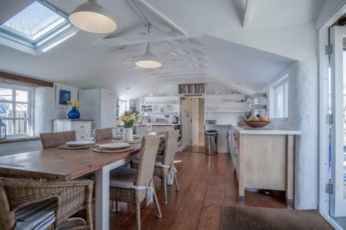 Flygate - 2 Bedroom Cottage - Lawrenny