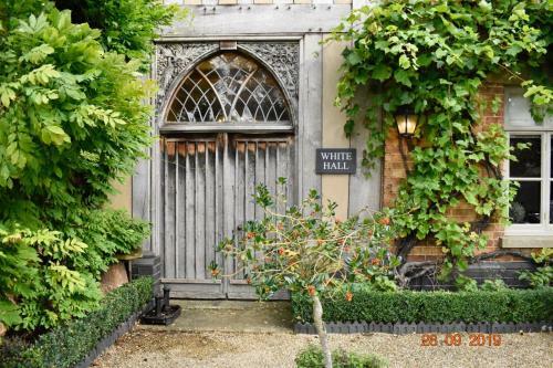 Bed & Breakfast White Hall Farm