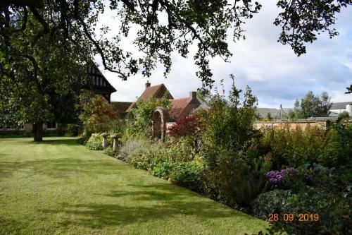 Bed & Breakfast White Hall Farm