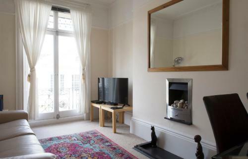 Dale Street Apartments Suite