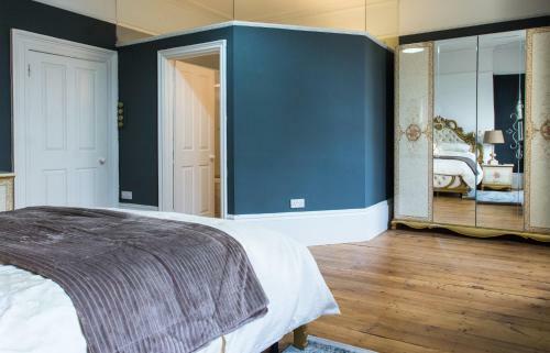 Dale Street Apartments Suite