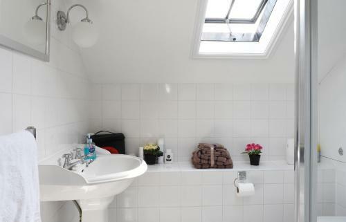Dale Street Apartments Suite