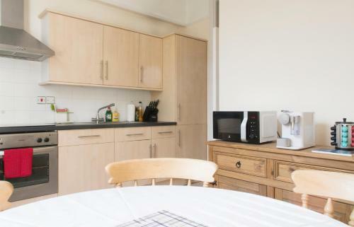 Dale Street Apartments Suite