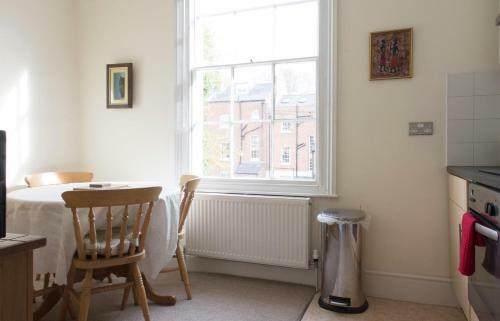 Dale Street Apartments Suite