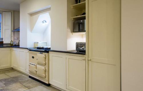 Dale Street Apartments Suite