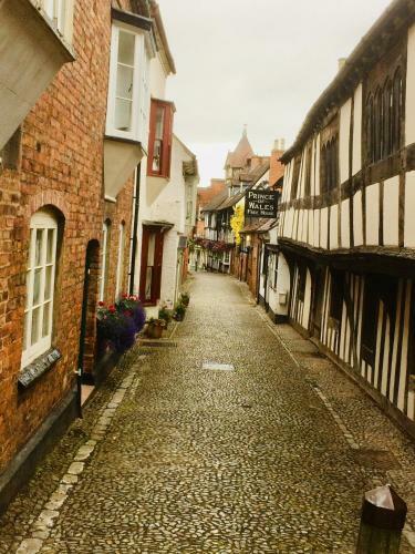 1 The Mews Cottages