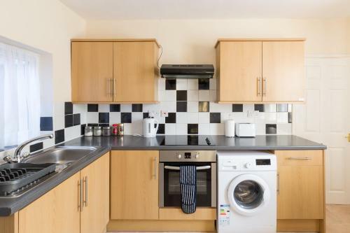 Well Presented 2 Bedroom House - Sleeps Four