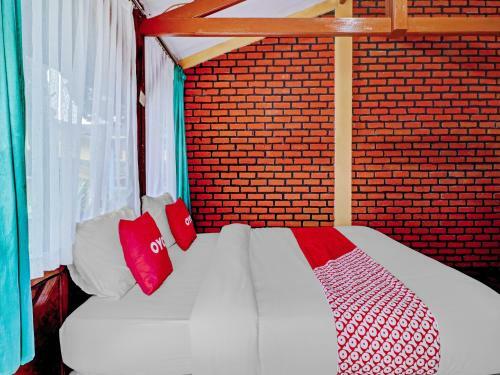 Oyo 90582 Nur Alam Hotel