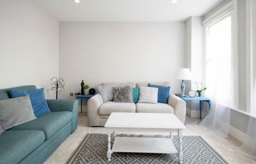 Modern Apartment In Leamington Spa City Centre
