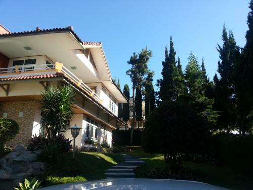 Villa Bougenvile Lembang Asri