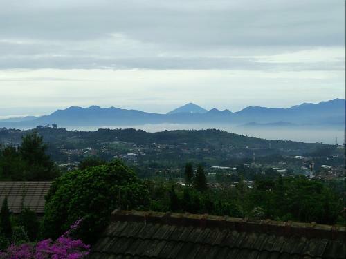 Villa Bougenvile Lembang Asri