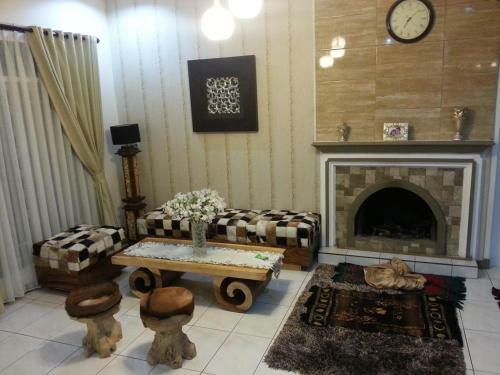 Villa Bougenvile Lembang Asri