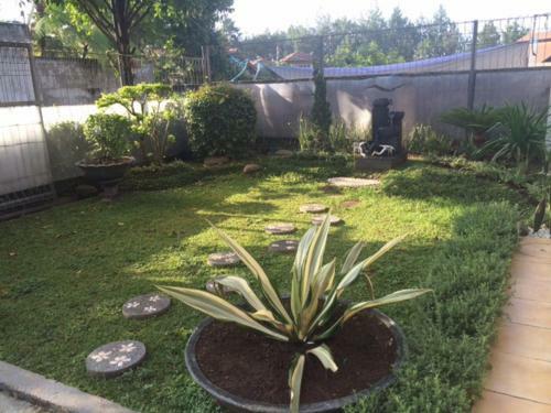 3 Br Villa Astoria Setiabudi Bandung