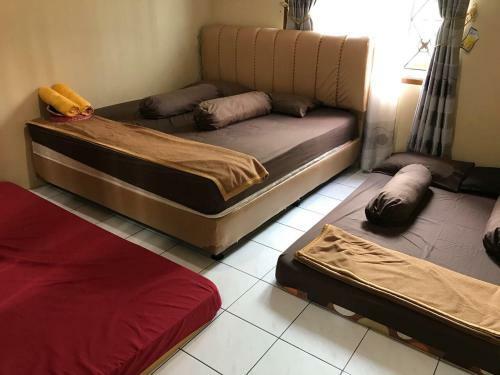 3 Br Villa Astoria Setiabudi Bandung