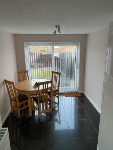 Large Spacious 3 Bedroom House Westerhope