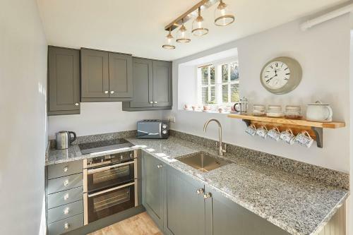 Host & Stay - Holmlea Cottage