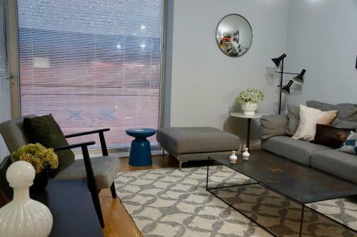 Stylish Highcross 1bed Apartment- Central