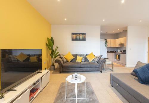 Luxury, Spacious Apartment In City Centre