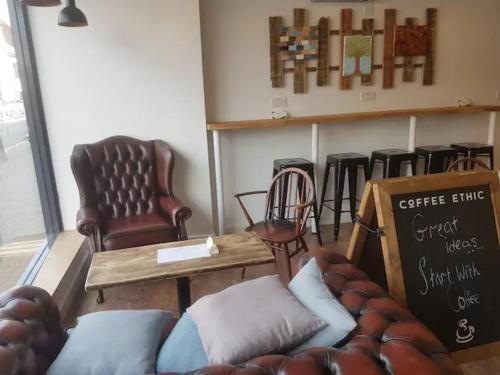 Apartamento Spacious 2 Bed Airbnb (entire House!)
