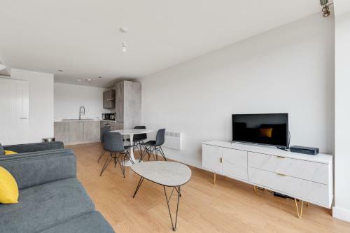 Lovely 2 Bed Apartment In A Converted Mill