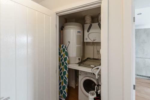 Lovely 2 Bed Apartment In A Converted Mill