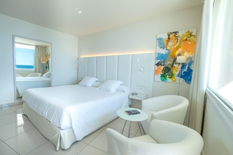 On Hotels Ocean Front (Only Adults)