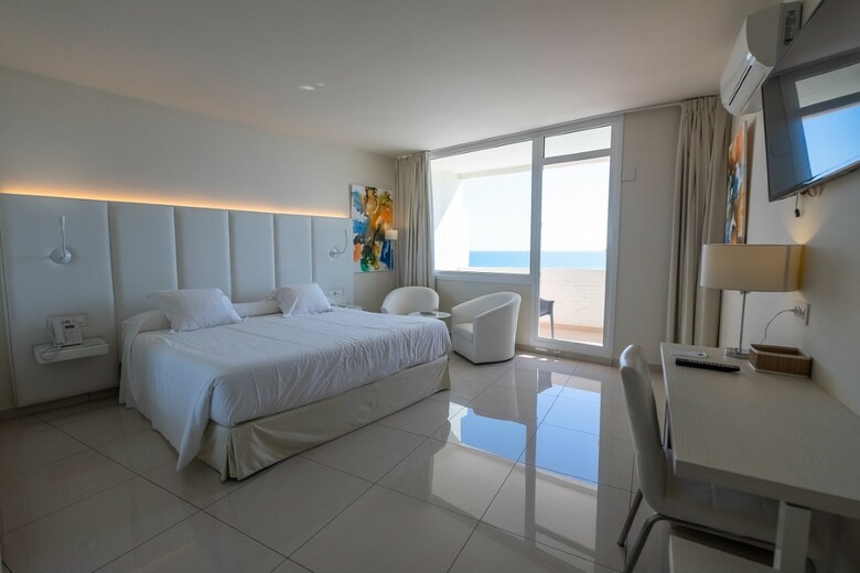 On Hotels Ocean Front (Only Adults)