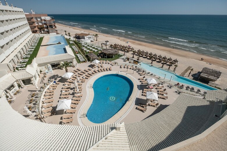On Hotels Ocean Front (Only Adults)