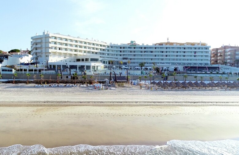 On Hotels Ocean Front (Only Adults)