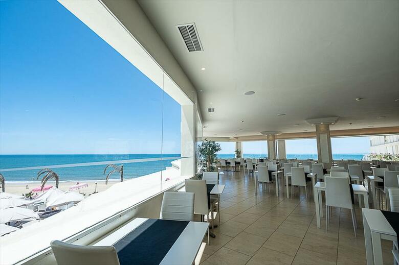 On Hotels Ocean Front (Only Adults)
