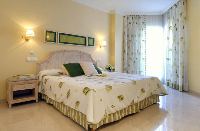 Oliva Nova Golf Beach & Golf Hotel