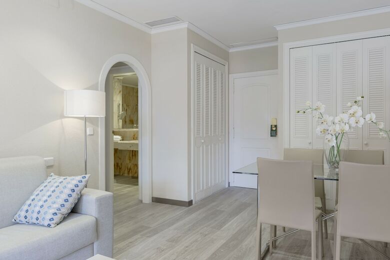 Oliva Nova Golf Beach & Golf Hotel