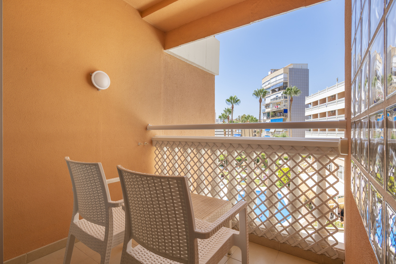 Hotel Parasol By Dorobe
