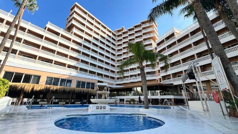 Hotel Parasol By Dorobe