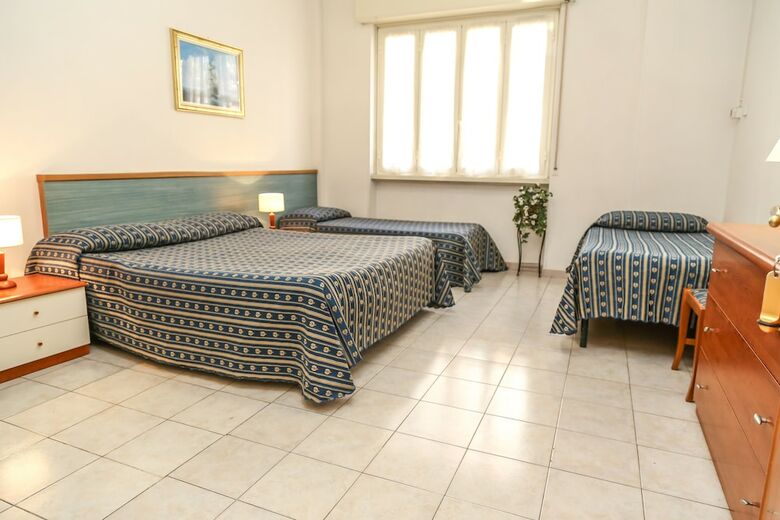 Hotel Athena