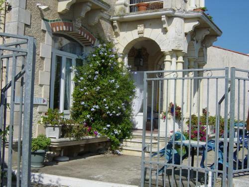 Hostal Chambres D'h�tes L'insulaire